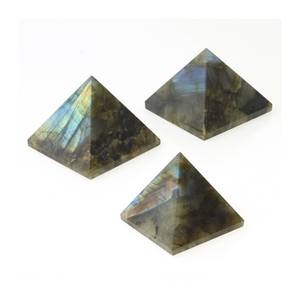Bilde av Labradoritt Pyramide 40x40mm
