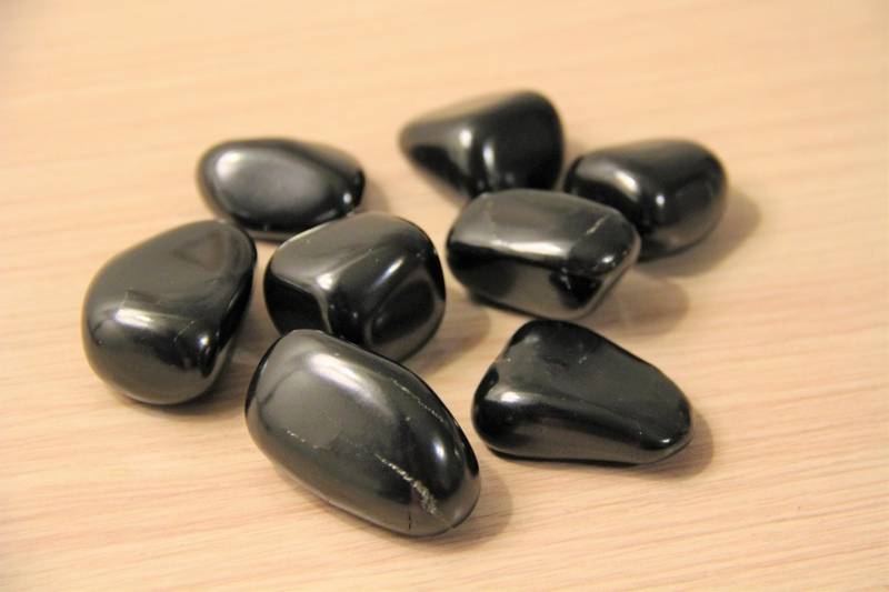 Shungite trommelsten - tumbled stones 10-20 gr