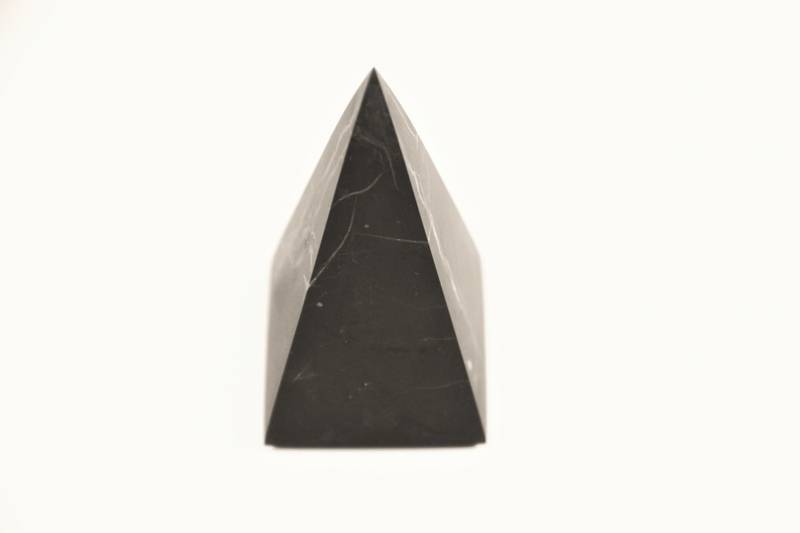 Shungite Høy Pyramide 80x160mm-Polished shungite high pyramid
