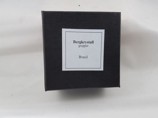 Hovedbilde Bergkrystall gruppe i eske